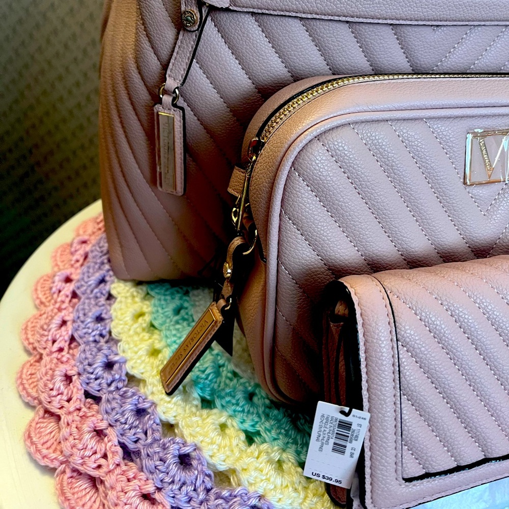 Authentic Brand New Victoria’s Secret Set Tote, Crossbody and Wristl Wallet - Picture 2 of 5
